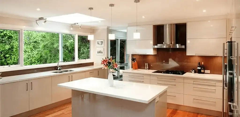 Kitchen cabinet refacing and remodel results in a modern kitchen in Toledo, OH